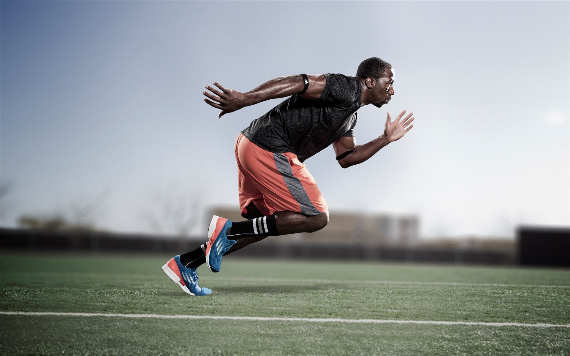 校园足球活动周期性强缺持续性，校园足球相关活动的开展情况